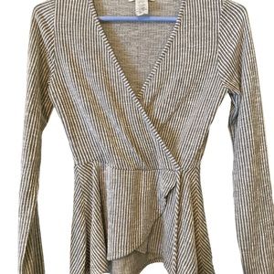 Caution To The Wind Women’s Sz Small Faux wrap top pinstripe